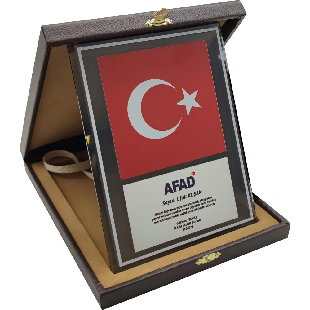 Kutulu Kristal Plaket EKT-700